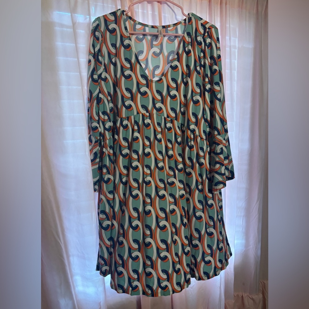 Emerald Retro Chain-Link Print Dress in Mint, Navy & Coral With Bell Sleeves NWT